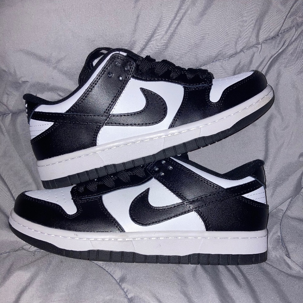 Nike panda dunks low